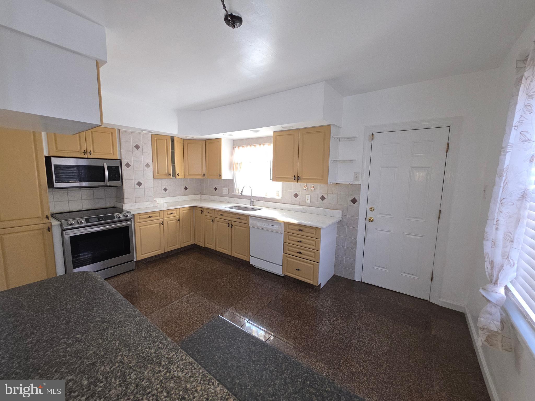 1908 Borbeck Avenue Philadelphia, PA 19111 - Photo 14 of 32