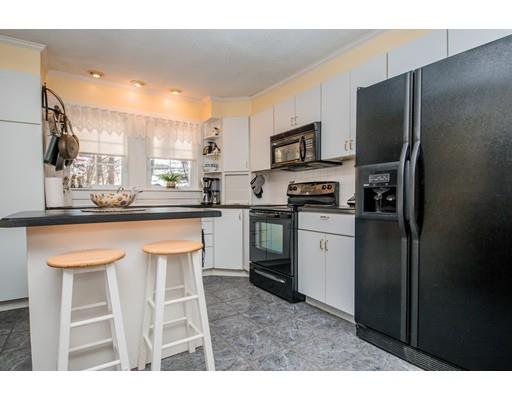 72 Marion Road Mattapoisett, MA 02739 - Photo 8 of 28 Gallery Image 8