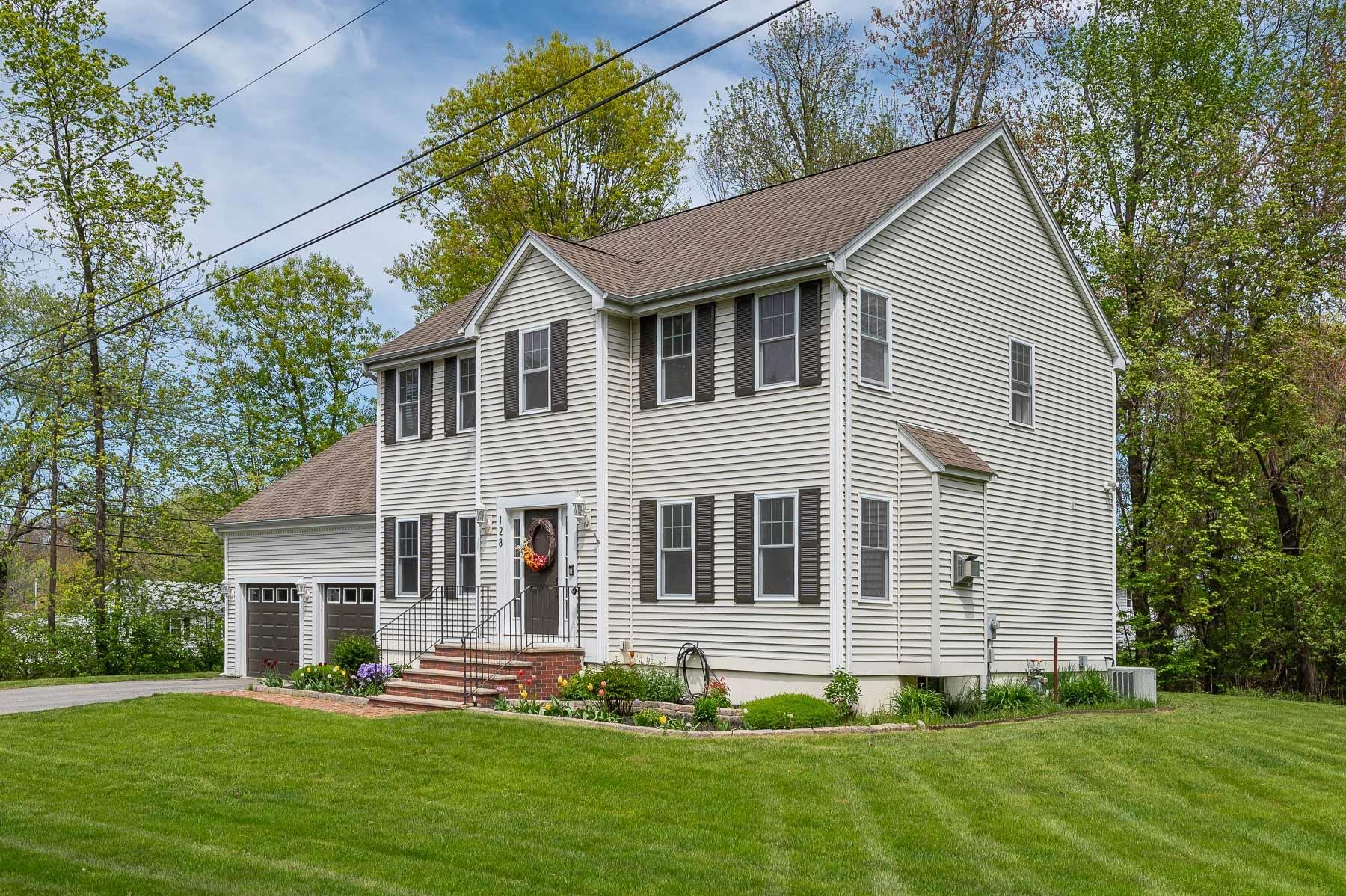 128 Walton Road Seabrook, NH 03874 - Photo 3 of 43