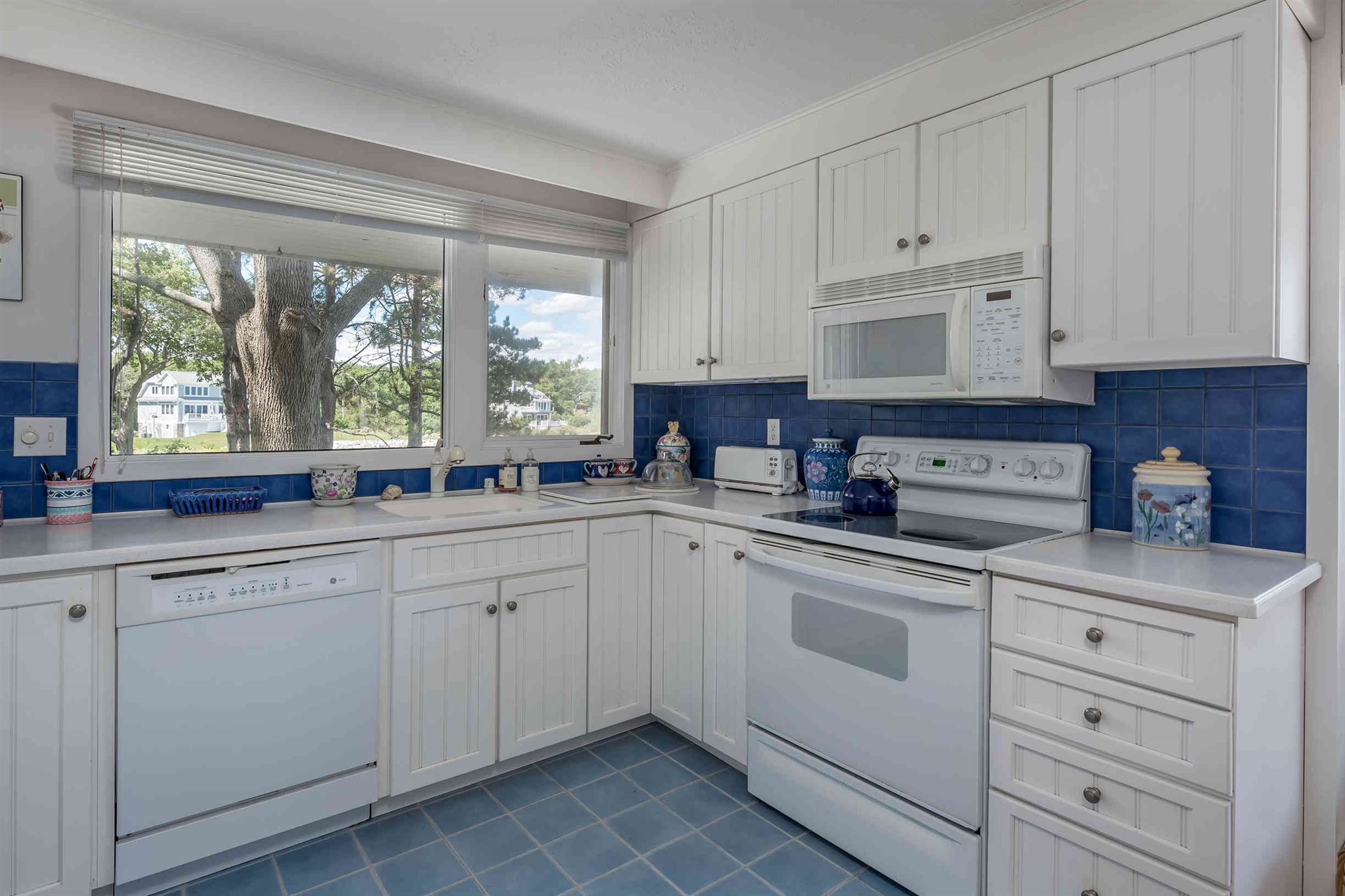 32 Adams Road York, ME 03902 - Photo 10 of 34 Gallery Image 10