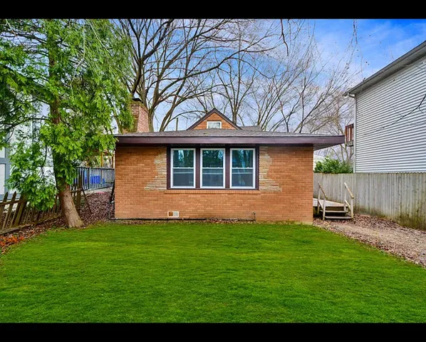 $274,900 | 23519 North Field Road, Lake Zurich, IL 60047