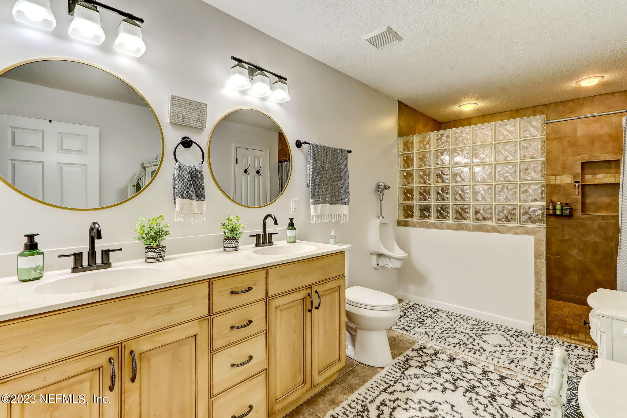 86170 Weldon Road Yulee, FL 32097 - Photo 34 of 67 33-web-or-mls-LR 86170 Weldon Rd AA-33