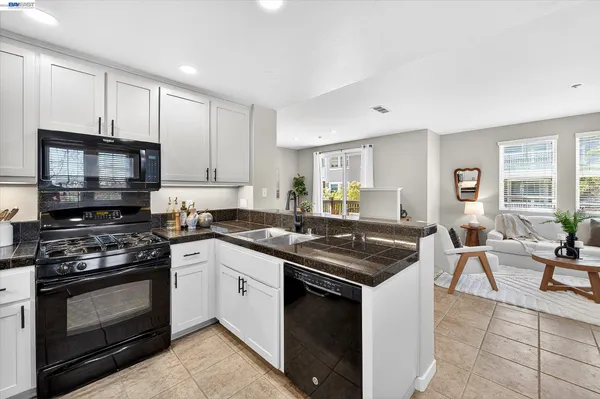 $674,000 | 161 North L Street, Unit 115, Livermore, CA 94550