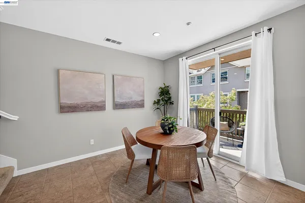 $674,000 | 161 North L Street, Unit 115, Livermore, CA 94550