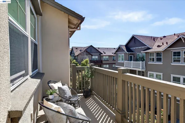 $674,000 | 161 North L Street, Unit 115, Livermore, CA 94550