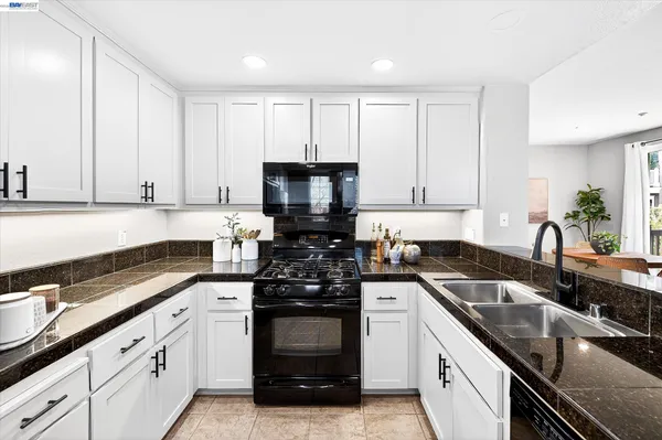 $674,000 | 161 North L Street, Unit 115, Livermore, CA 94550