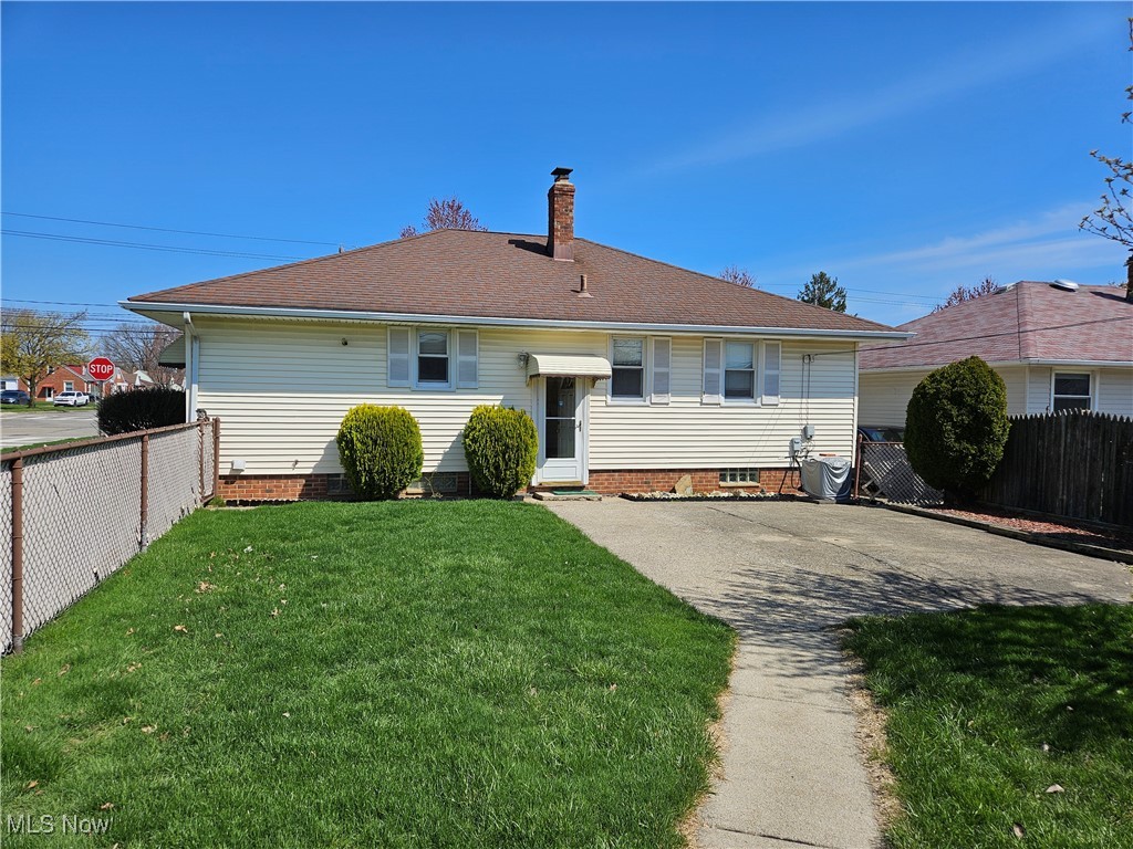 9127 Biddulph Road Brooklyn, OH 44144 - Photo 3 of 33