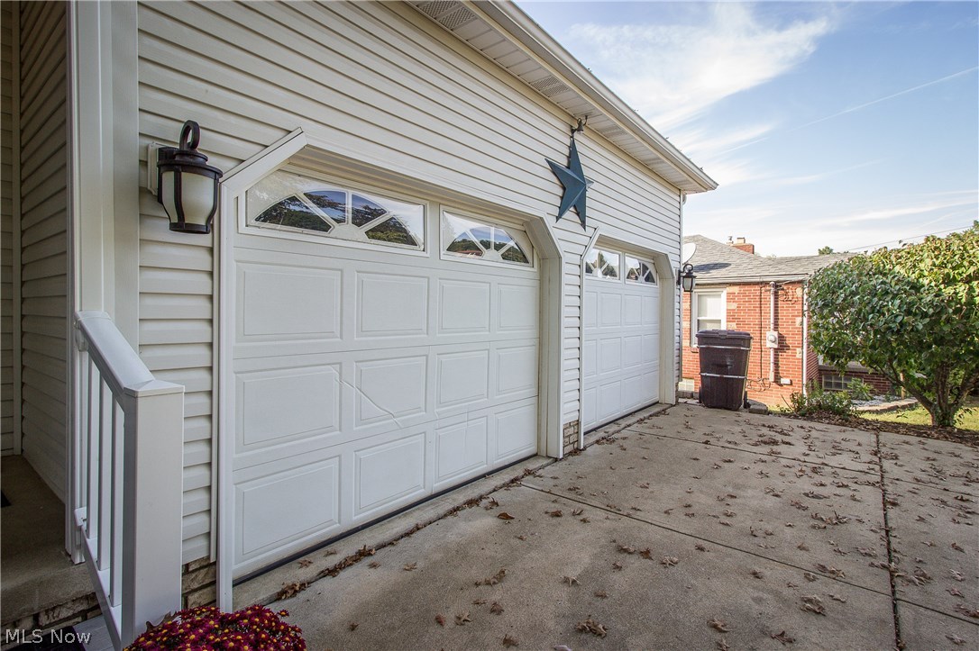 347 Oneida Avenue Northwest Canton, OH 44708 - Photo 2 of 21 2 car attached garage