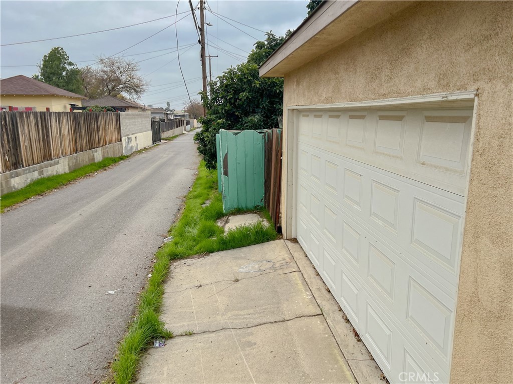 3013 Cornell Street Bakersfield, CA 93305 - Photo 19 of 20 a backyard of a house with plants