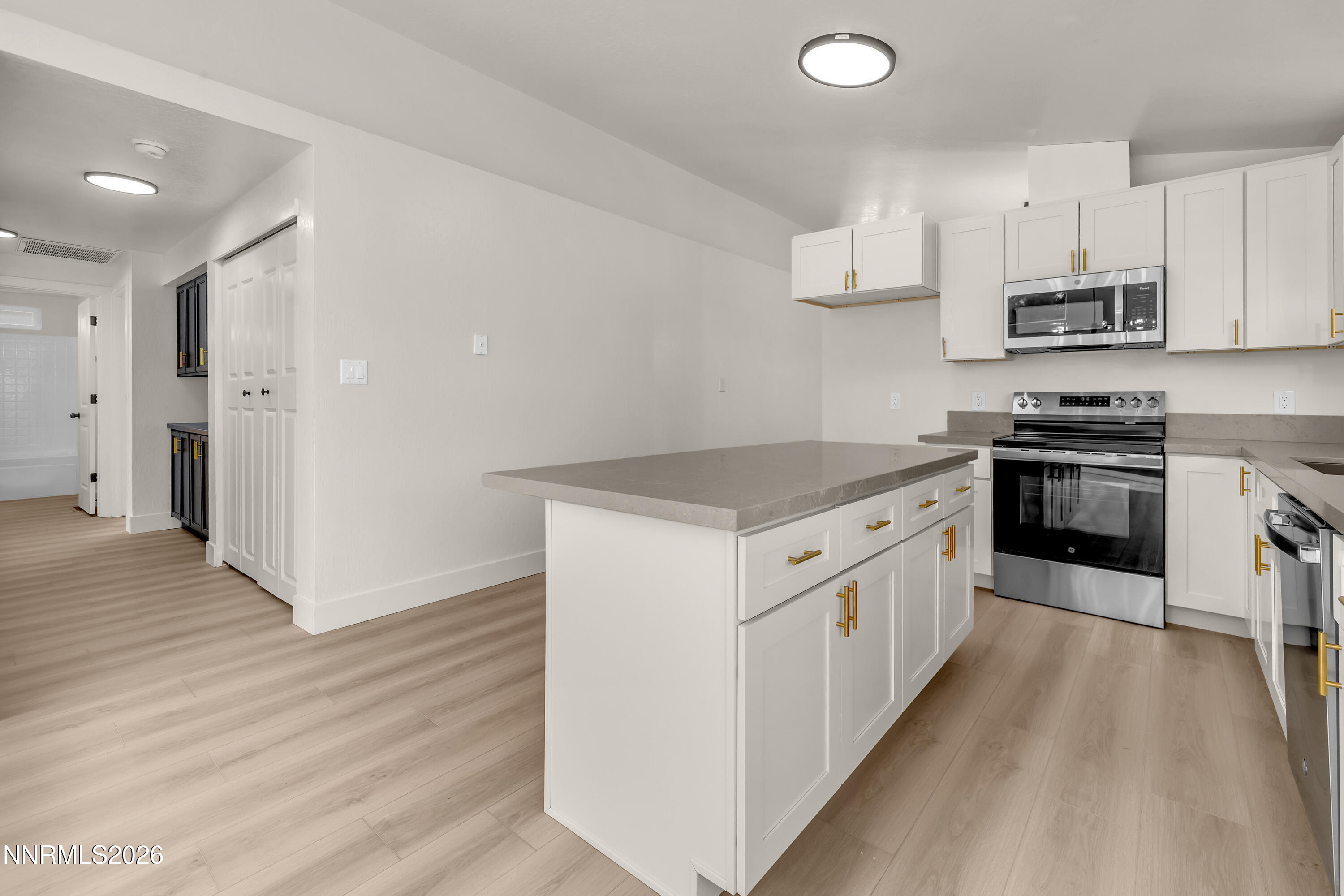 6790 Sandia Drive Reno, NV 89523 - Photo 3 of 38 Sandia6790-010