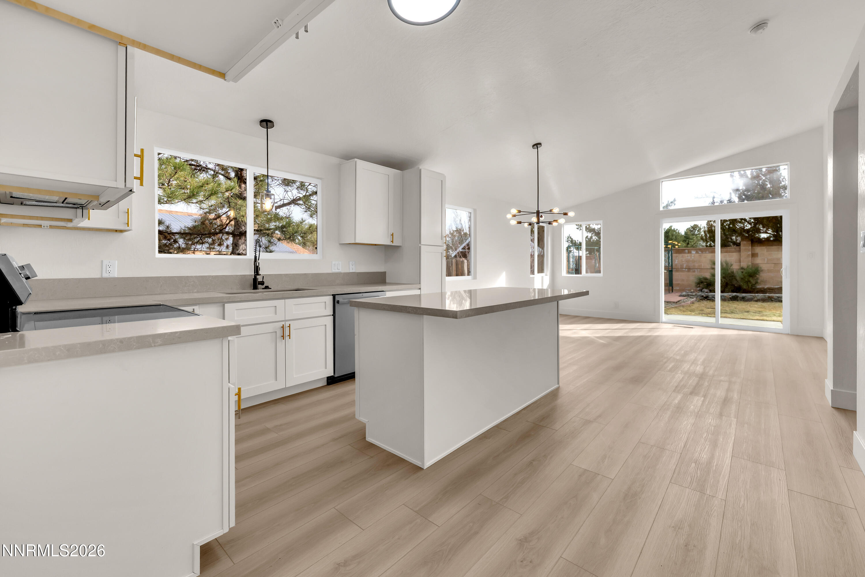 6790 Sandia Drive Reno, NV 89523 - Photo 4 of 38 Sandia6790-008