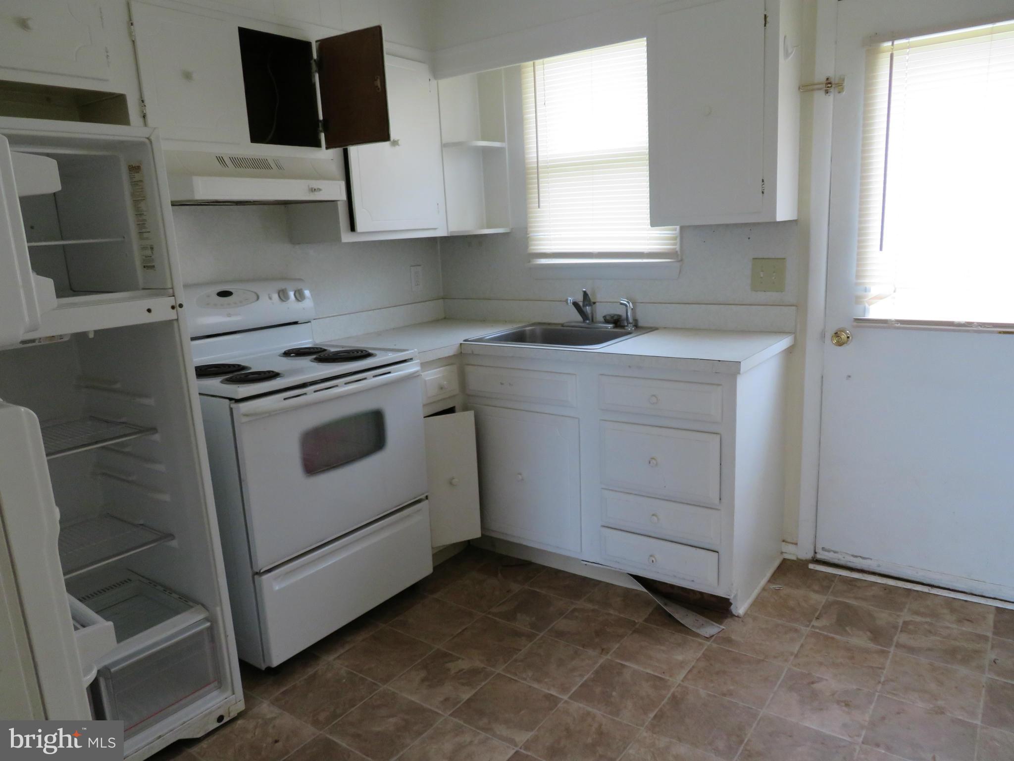 1509 Nicodemus Road New Windsor, MD 21776 - Photo 4 of 18 Kitchen