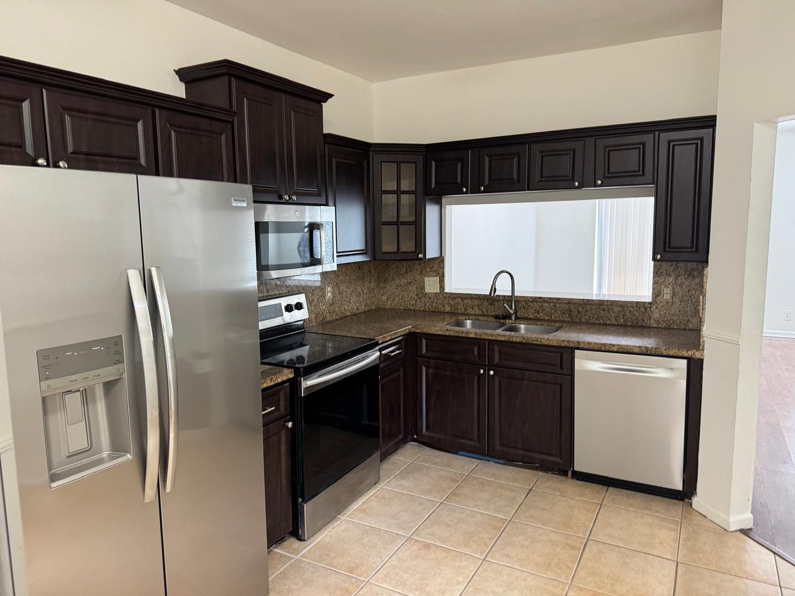 21162 Vía Eden Boca Raton, FL 33433 - Photo 6 of 27 KITCHEN