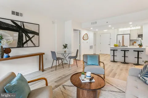 $725,000 | 915 E Street Northwest, Unit 1105, Washington, DC 20004