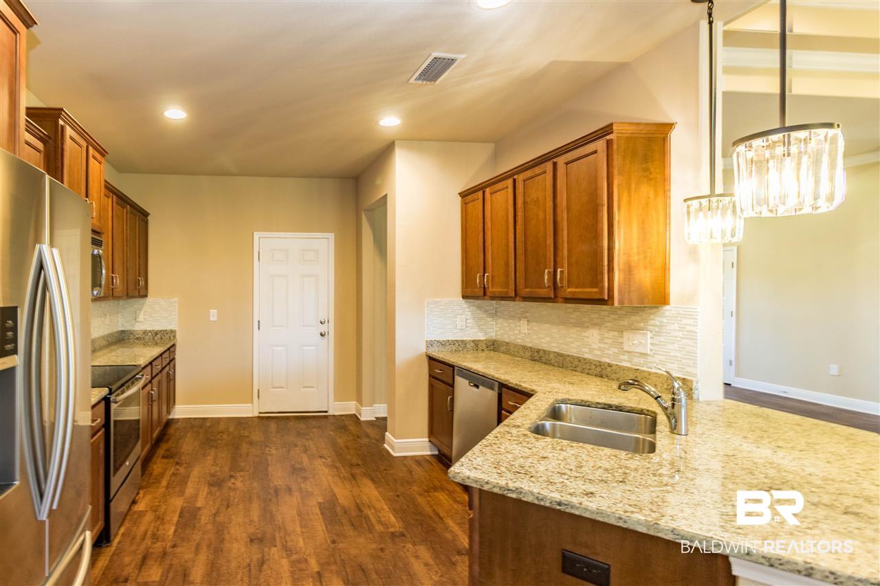 7076 Rocky Rd Loop Gulf Shores, AL 36542 - Photo 13 of 34 Kitchen