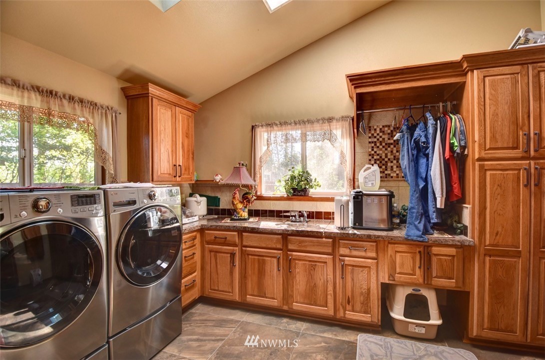 156 Gassman Road Castle Rock, WA 98611 - Photo 12 of 40 Gallery Image 12
