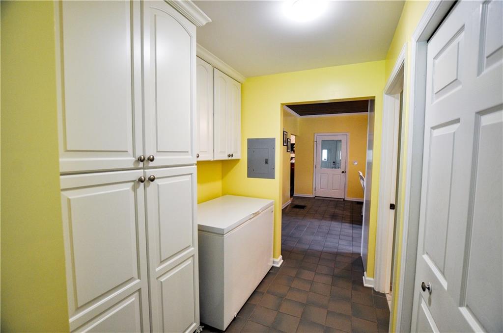 421 Crisswell Road Butler, PA 16002 - Photo 8 of 23
