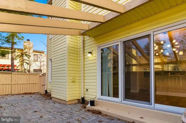 $2,800 | 20 Lea Pond Court, Montgomery Village, MD 20886