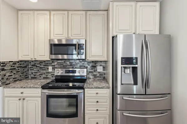 $2,700 | 20 Lea Pond Court, Montgomery Village, MD 20886