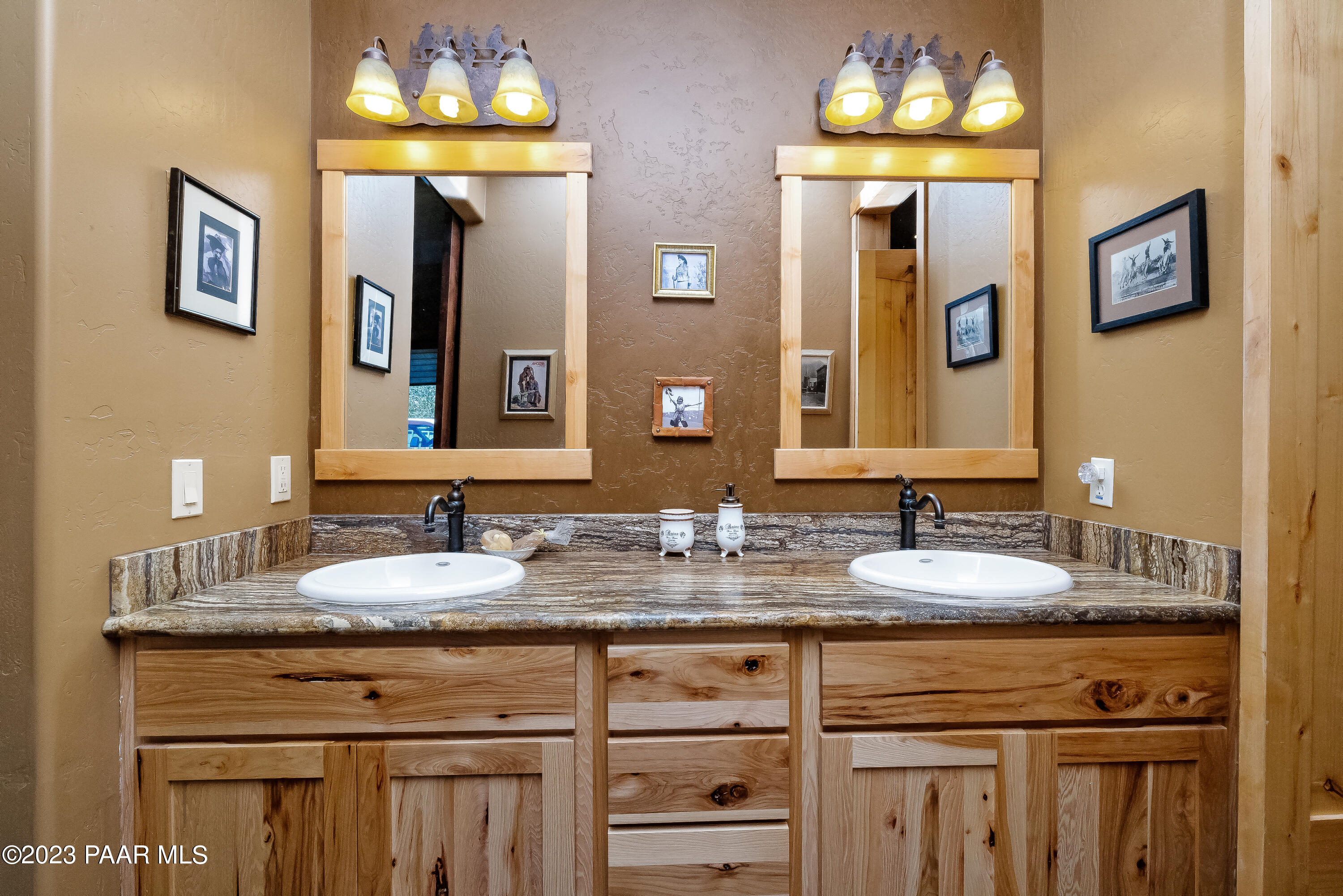 1300 North Shalom Rnch Road Dewey, AZ 86327 - Photo 13 of 36 013_Primary Bathroom