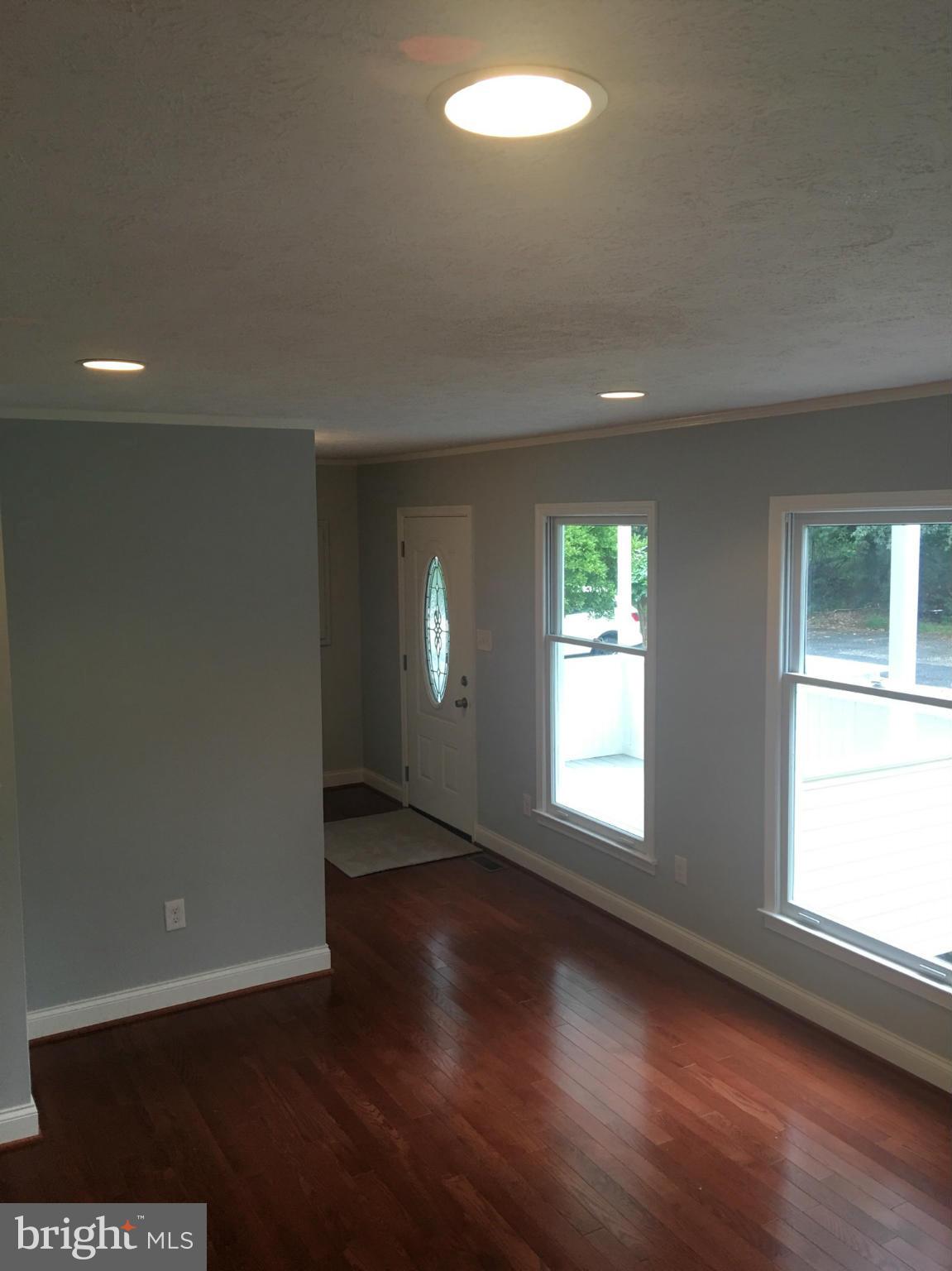 8712 Chestnut Ridge Drive Laurel, MD 20707 - Photo 24 of 29 Living Room