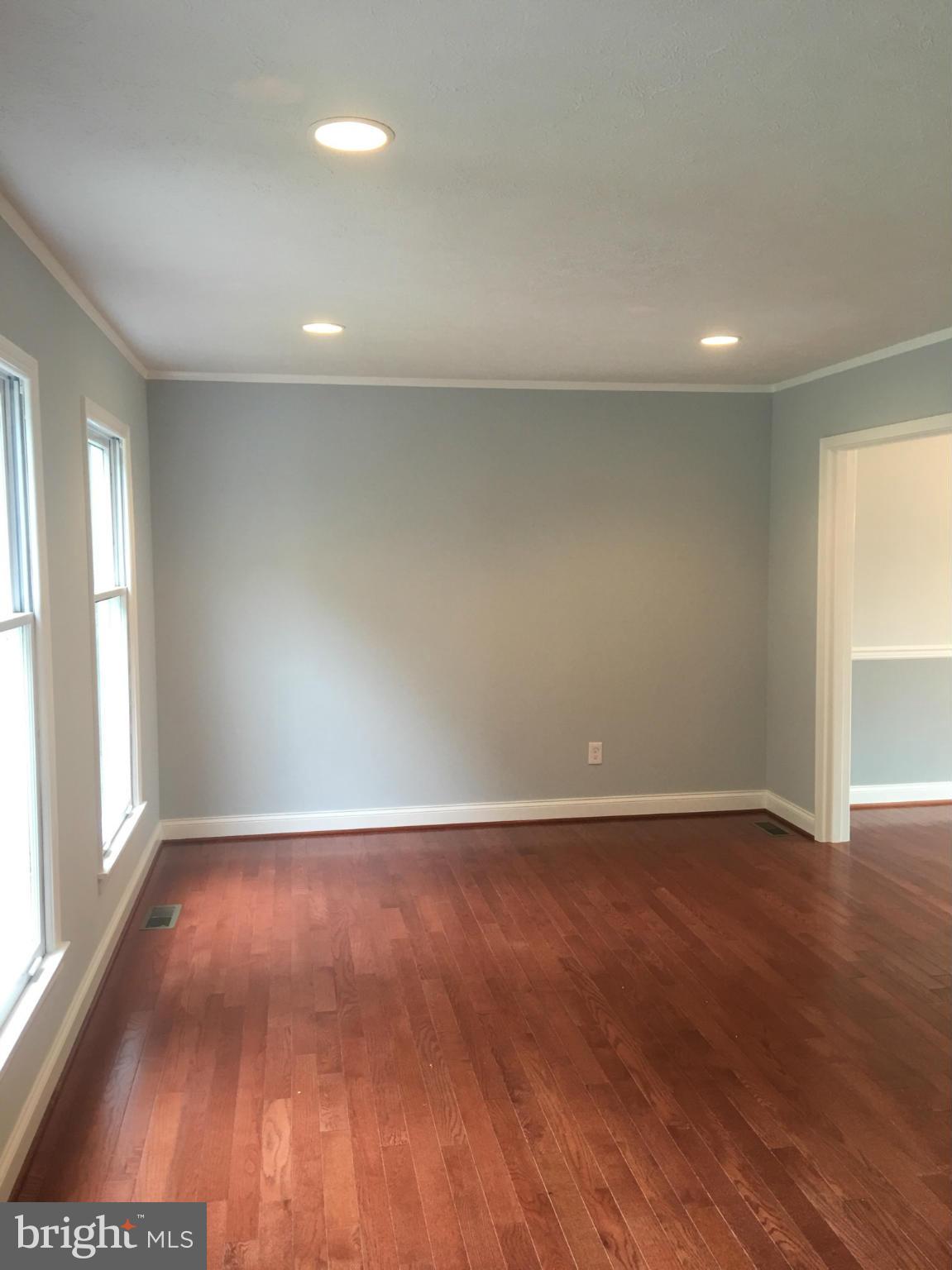 8712 Chestnut Ridge Drive Laurel, MD 20707 - Photo 6 of 29 Living Room