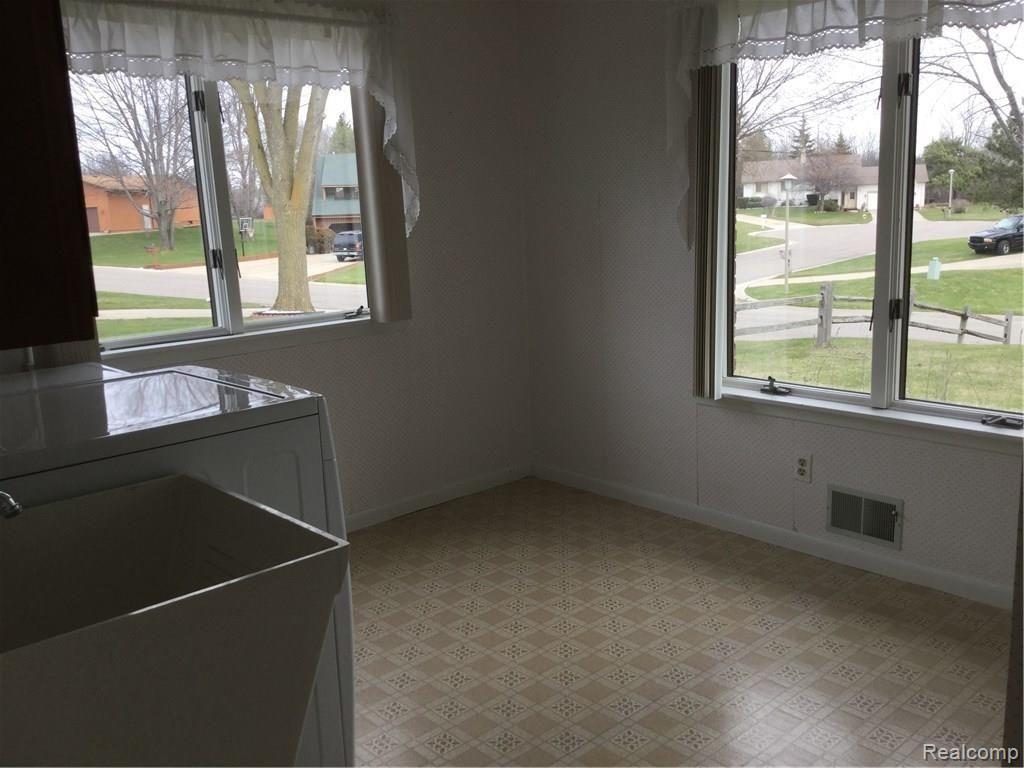 3112 Old Farm Road Flint, MI 48507 - Photo 8 of 18