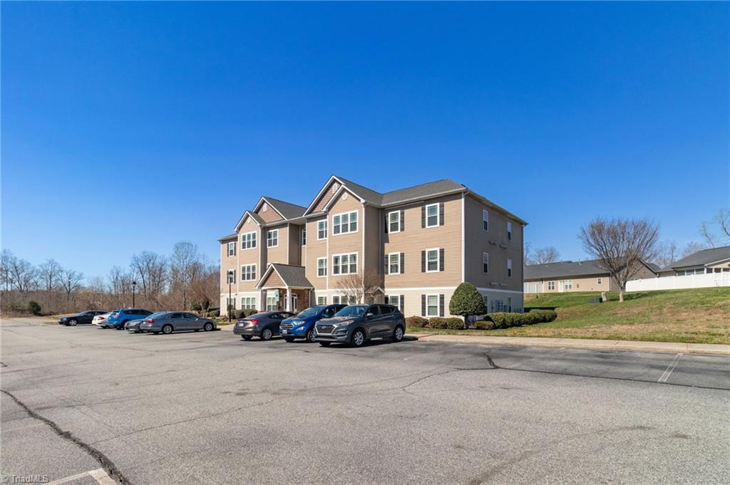 5430 Forester Drive, Unit 3D High Point, NC 27265 - Photo 2 of 31