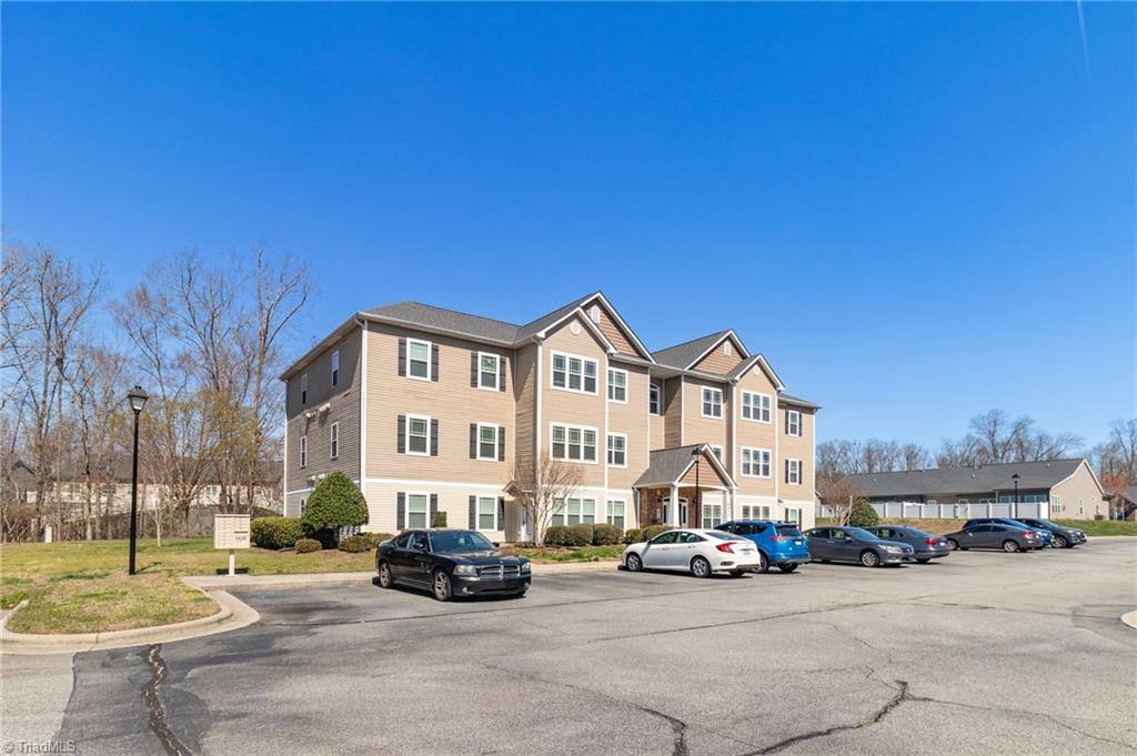 5430 Forester Drive, Unit 3D High Point, NC 27265 - Photo 4 of 31