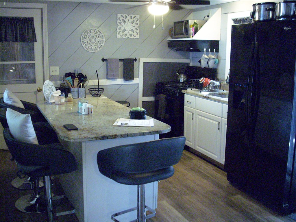 28 Myrna Road Warwick, RI 02818 - Photo 3 of 18