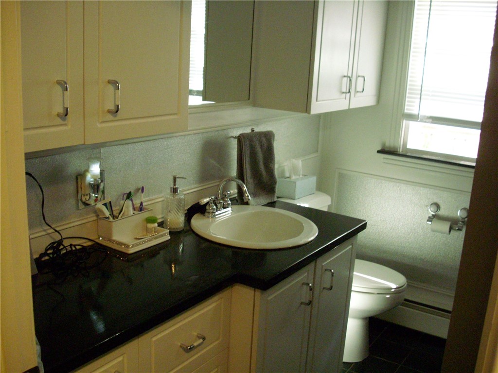 28 Myrna Road Warwick, RI 02818 - Photo 8 of 18