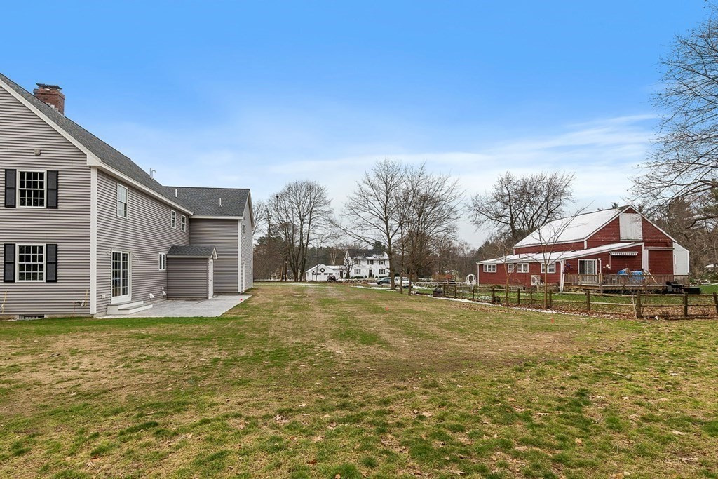 2 Carriage Hill Road Andover, MA 01810 - Photo 3 of 39 Gallery Image 3