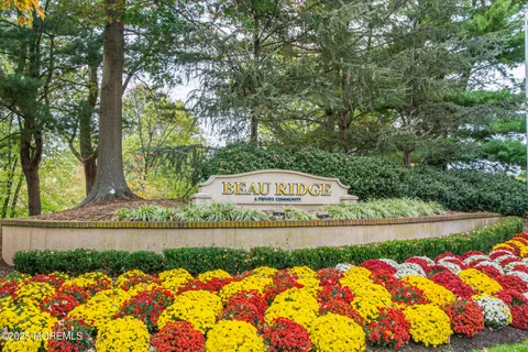 $1,050,000 | 237 Grand Cypress Court, Unit 328, Holmdel, NJ 07733