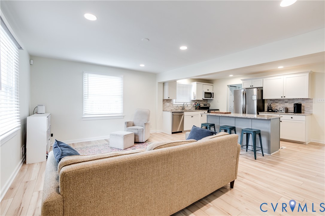 2301 Dickens Road Richmond, VA 23230 - Photo 3 of 32