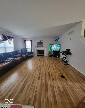 $1,950 | 4344 Teakwood Lane, Greenwood, IN 46143