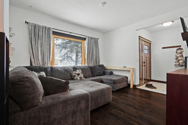 $249,900 | 30120 Redwing Avenue, Shafer, MN 55074