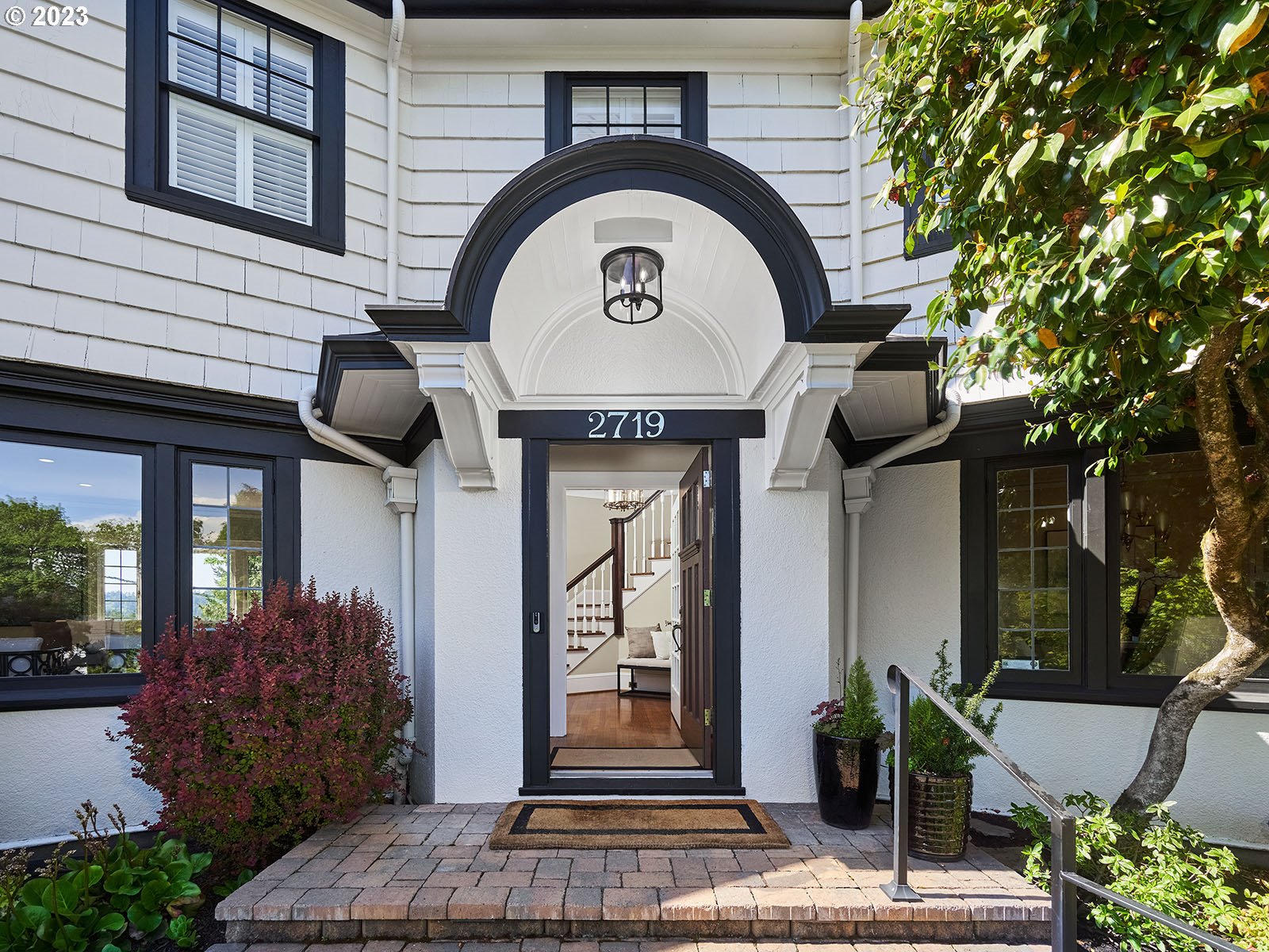2719 Southwest Talbot Road Portland, OR 97201 - Photo 2 of 47 Gallery Image 2