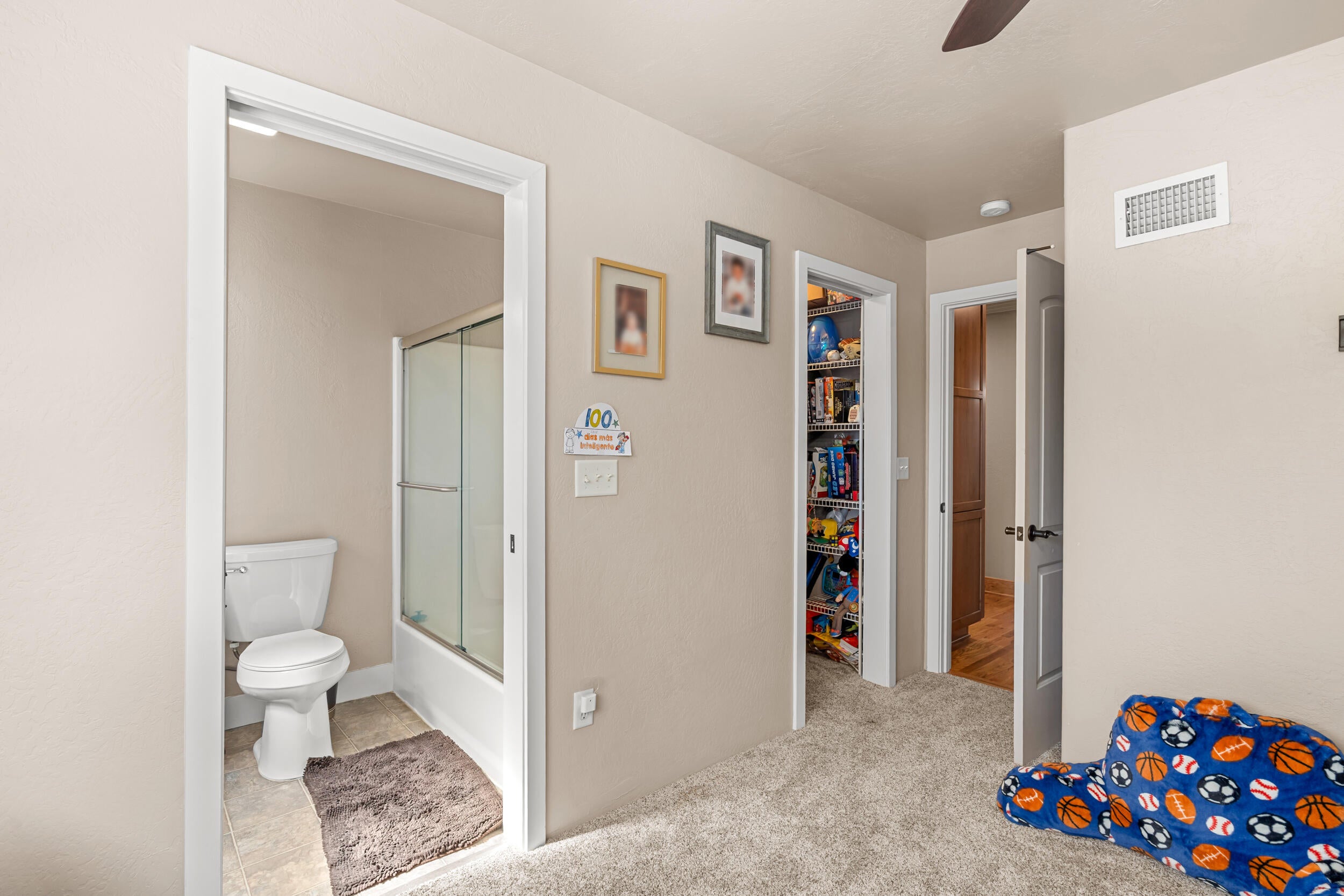 2210 East Barnett Road, Unit 7 Medford, OR 97504 - Photo 18 of 25 16_ 2210 e barnett rd, medford-14