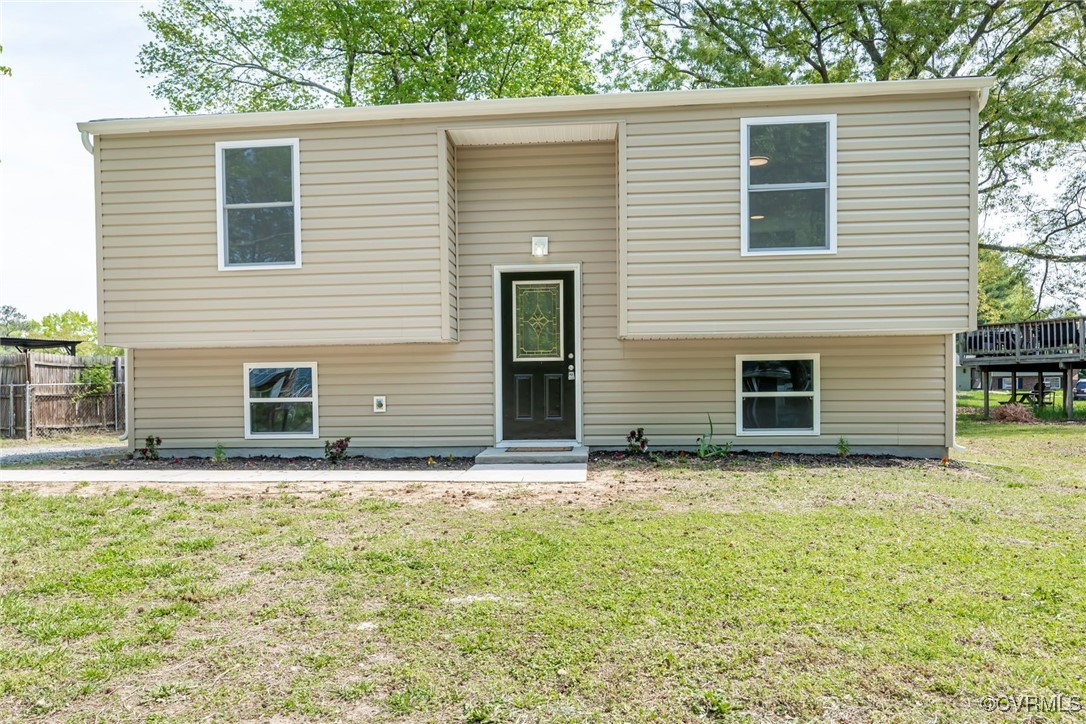 2821 Remington Road Henrico, VA 23231 - Photo 1 of 24 a view of front of house with a yard