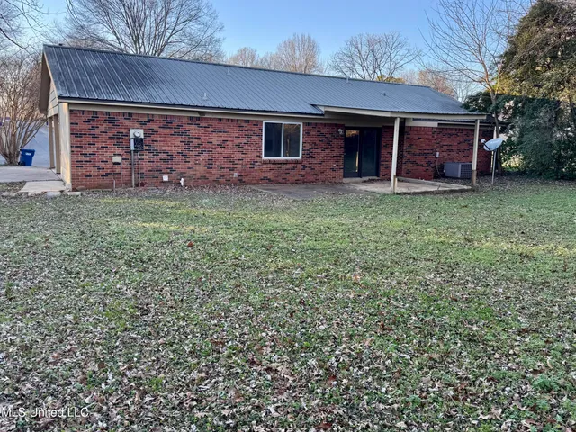 $1,350 | 5826 Patricia Drive, Horn Lake, MS 38637