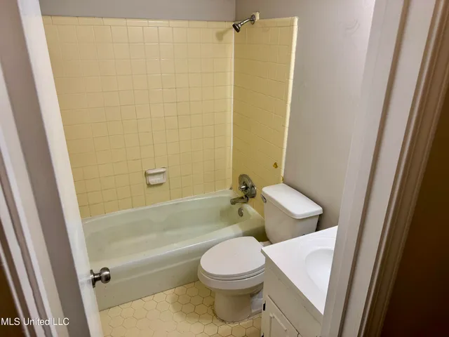 $1,350 | 5826 Patricia Drive, Horn Lake, MS 38637