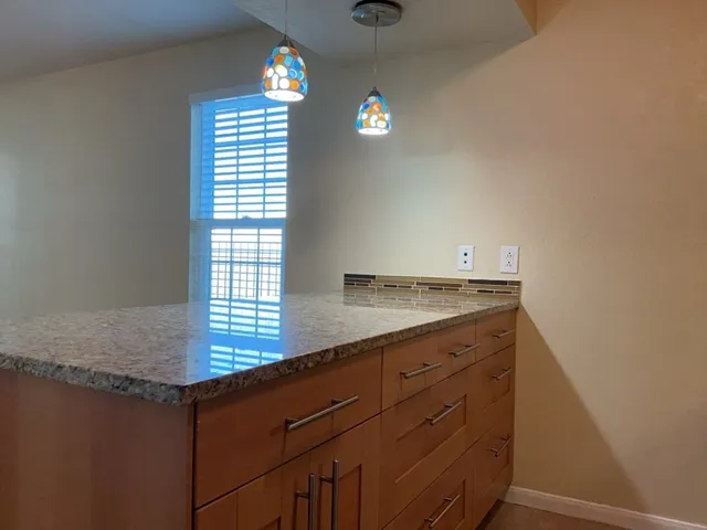 $1,075 | 7685 Northcross Drive, Unit 704, Austin, TX 78757