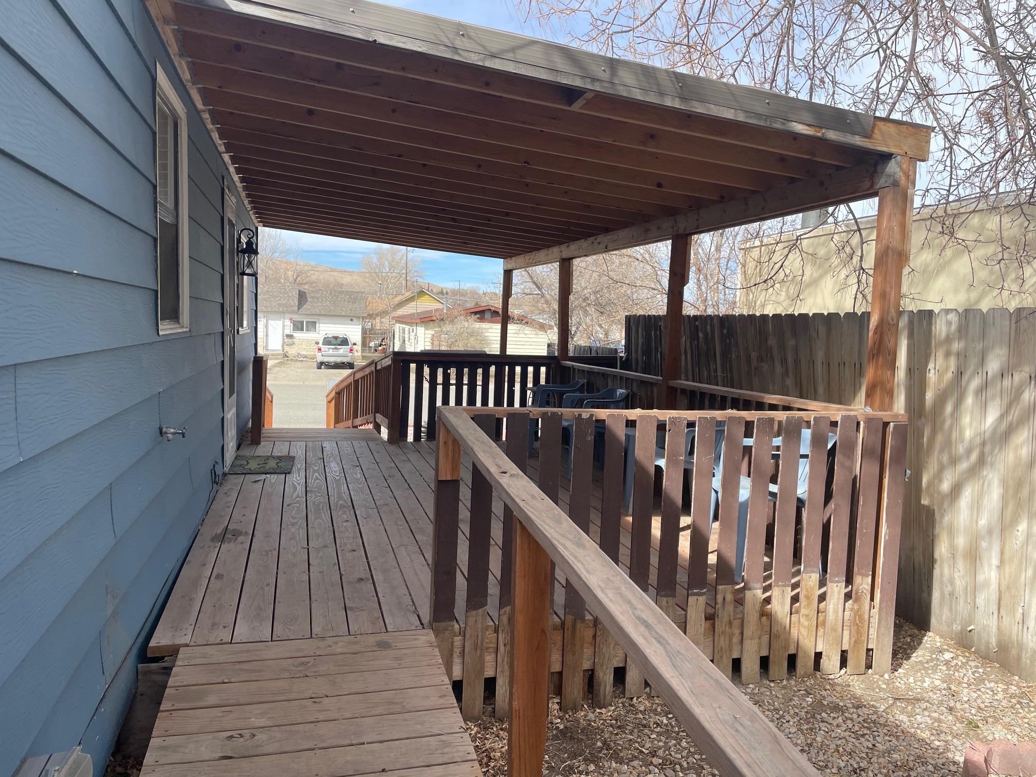 518 East Spruce Street Rawlins, WY 82301 - Photo 2 of 11