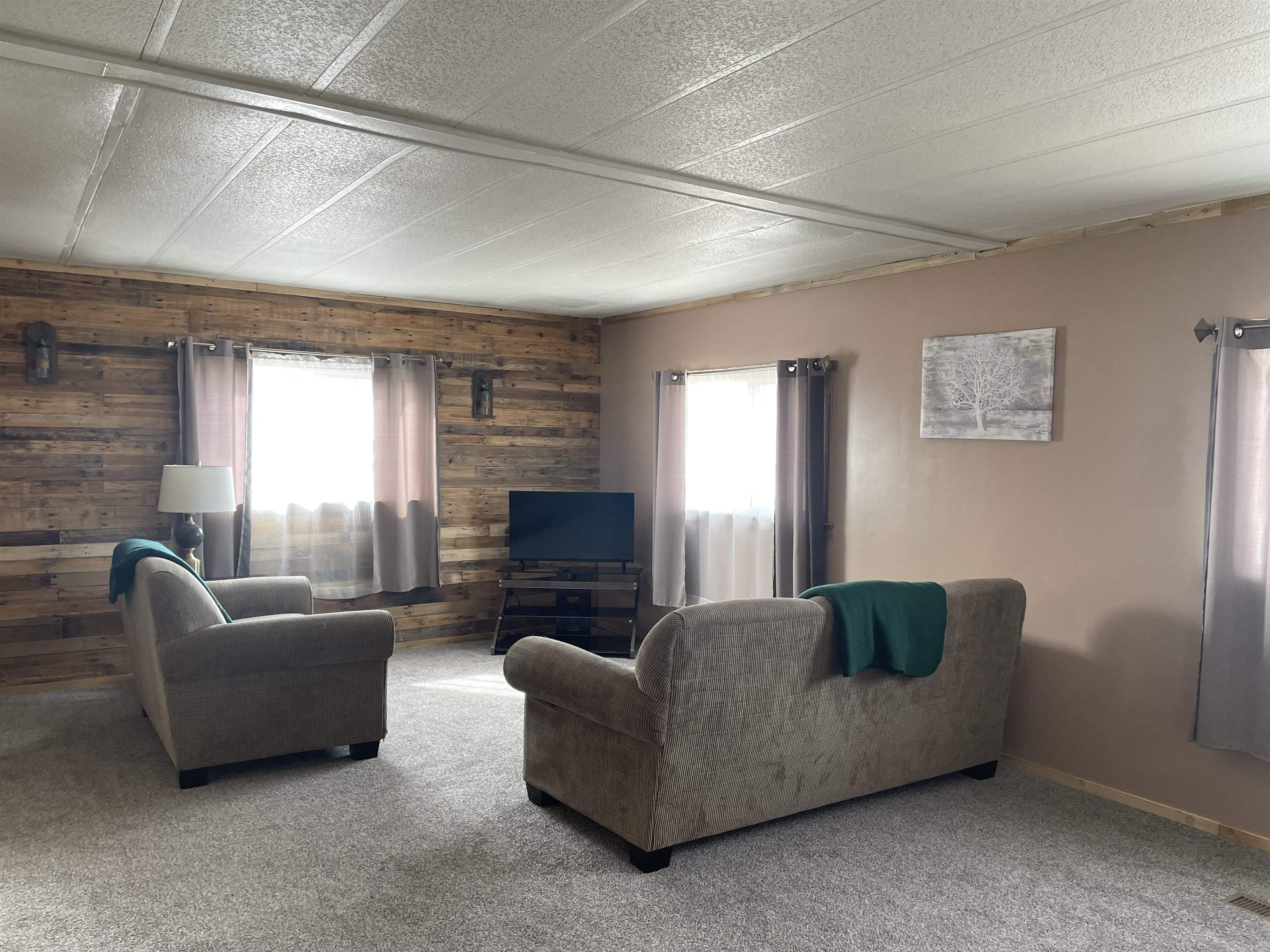 518 East Spruce Street Rawlins, WY 82301 - Photo 3 of 11