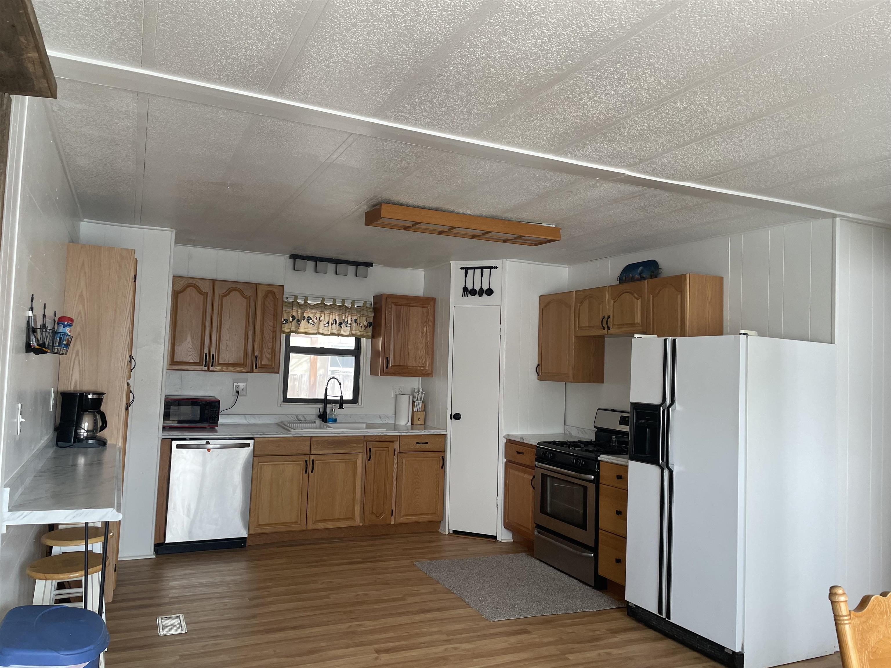 518 East Spruce Street Rawlins, WY 82301 - Photo 4 of 11
