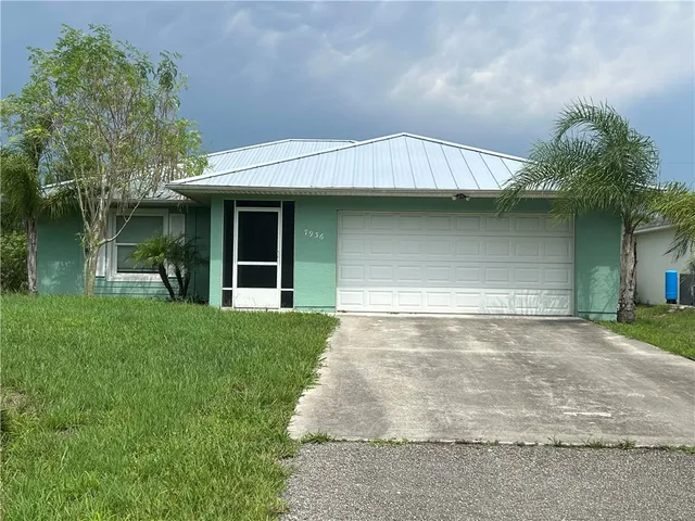 a front view of house with yard