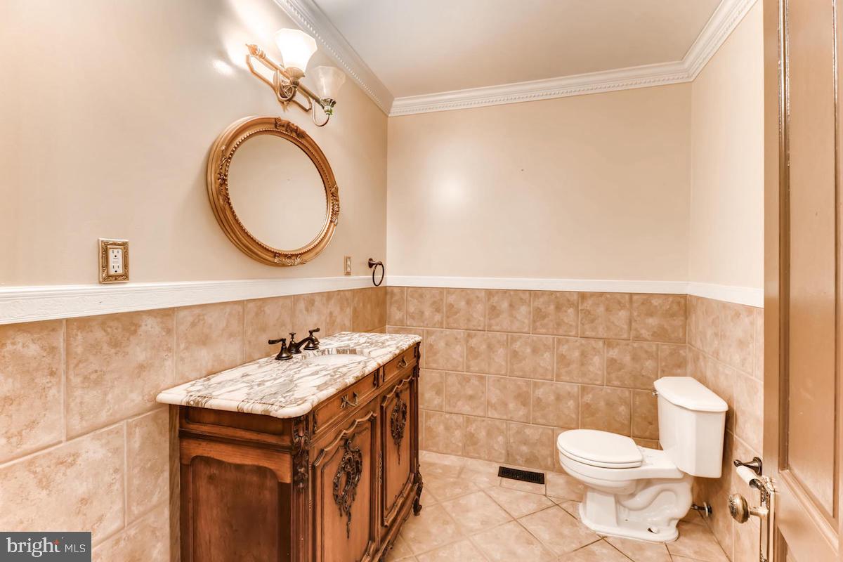 5607 Roland Avenue Baltimore, MD 21210 - Photo 14 of 27