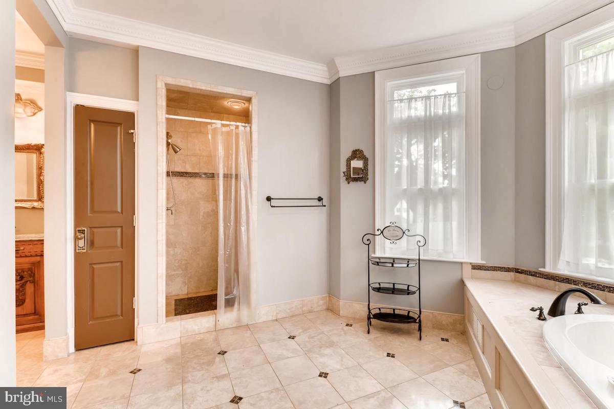 5607 Roland Avenue Baltimore, MD 21210 - Photo 18 of 27