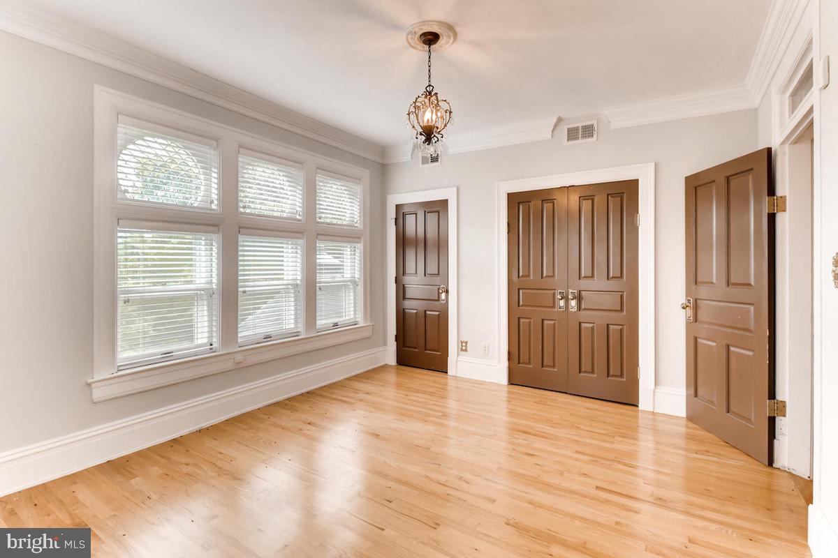 5607 Roland Avenue Baltimore, MD 21210 - Photo 19 of 27