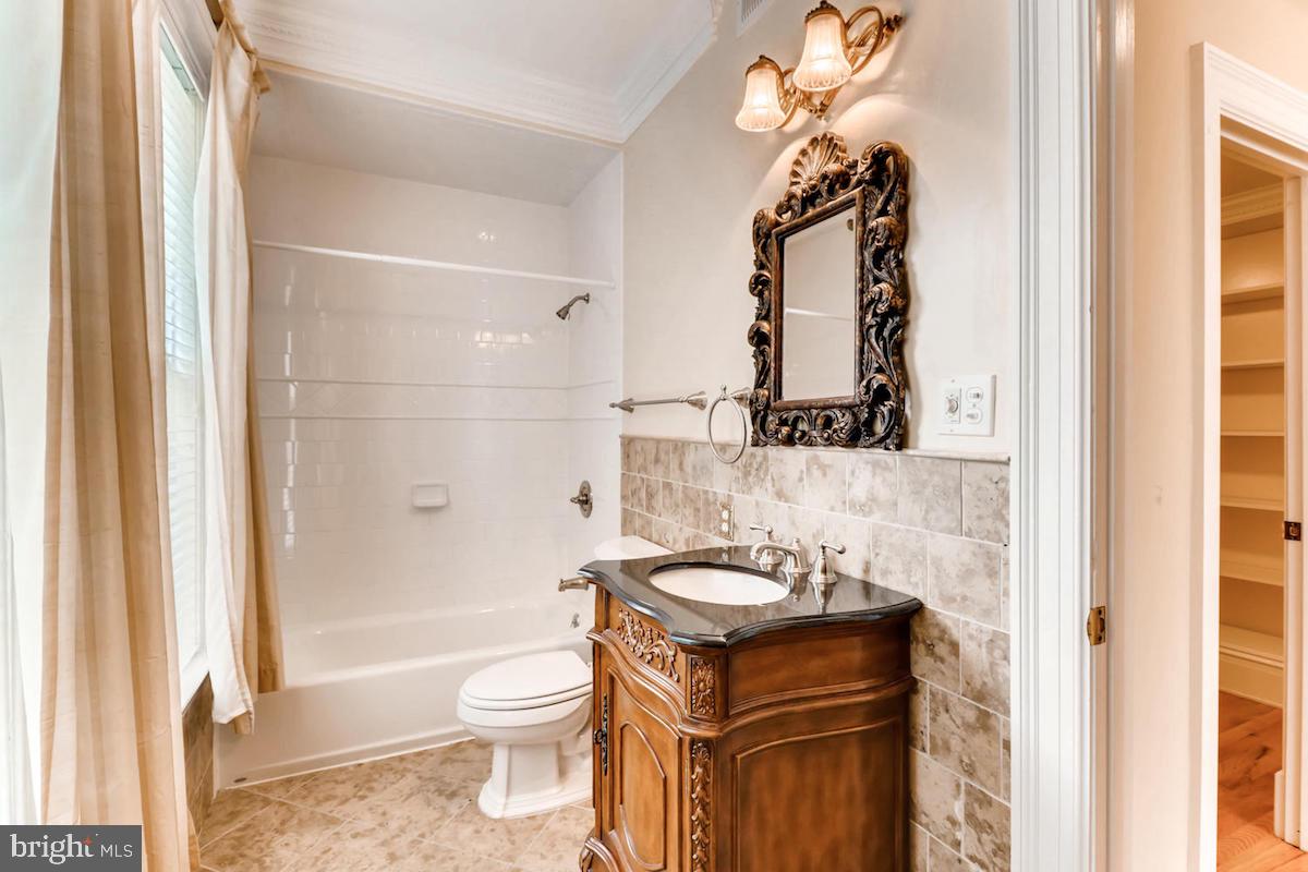 5607 Roland Avenue Baltimore, MD 21210 - Photo 20 of 27